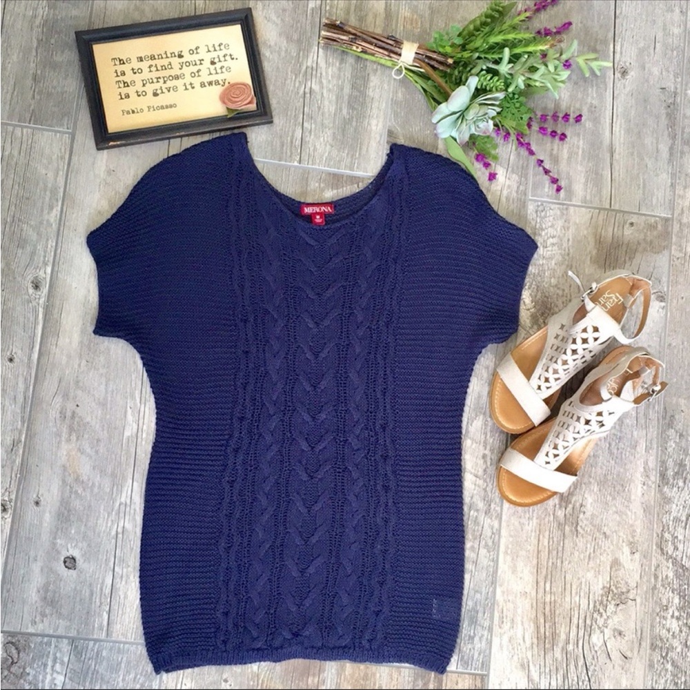 Knitted sweater, tee